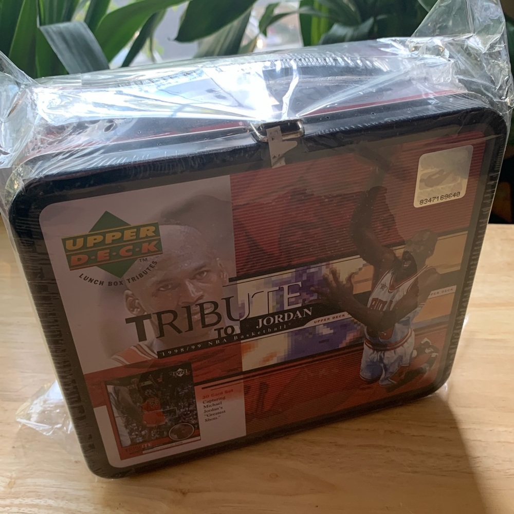 Vintage 1998 Upper Deck Tribute to Jordan Sealed Lunch Box 30 Card Set